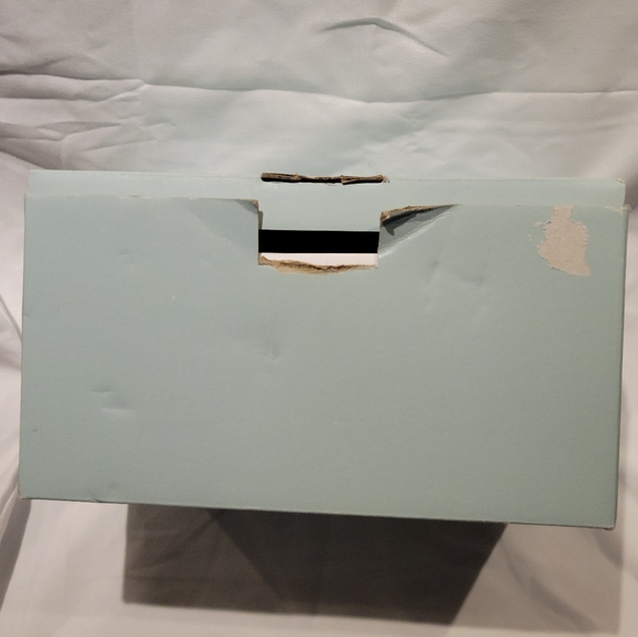 PartyLite Holiday Cheer Kissing Clauses Taper/TeaLite Holder in Box - Picture 5 of 7